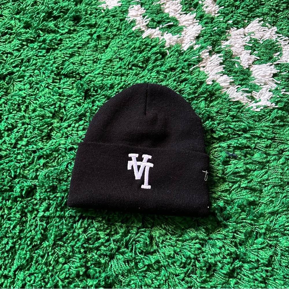 Unbranded Flipped LA Logo Beanie